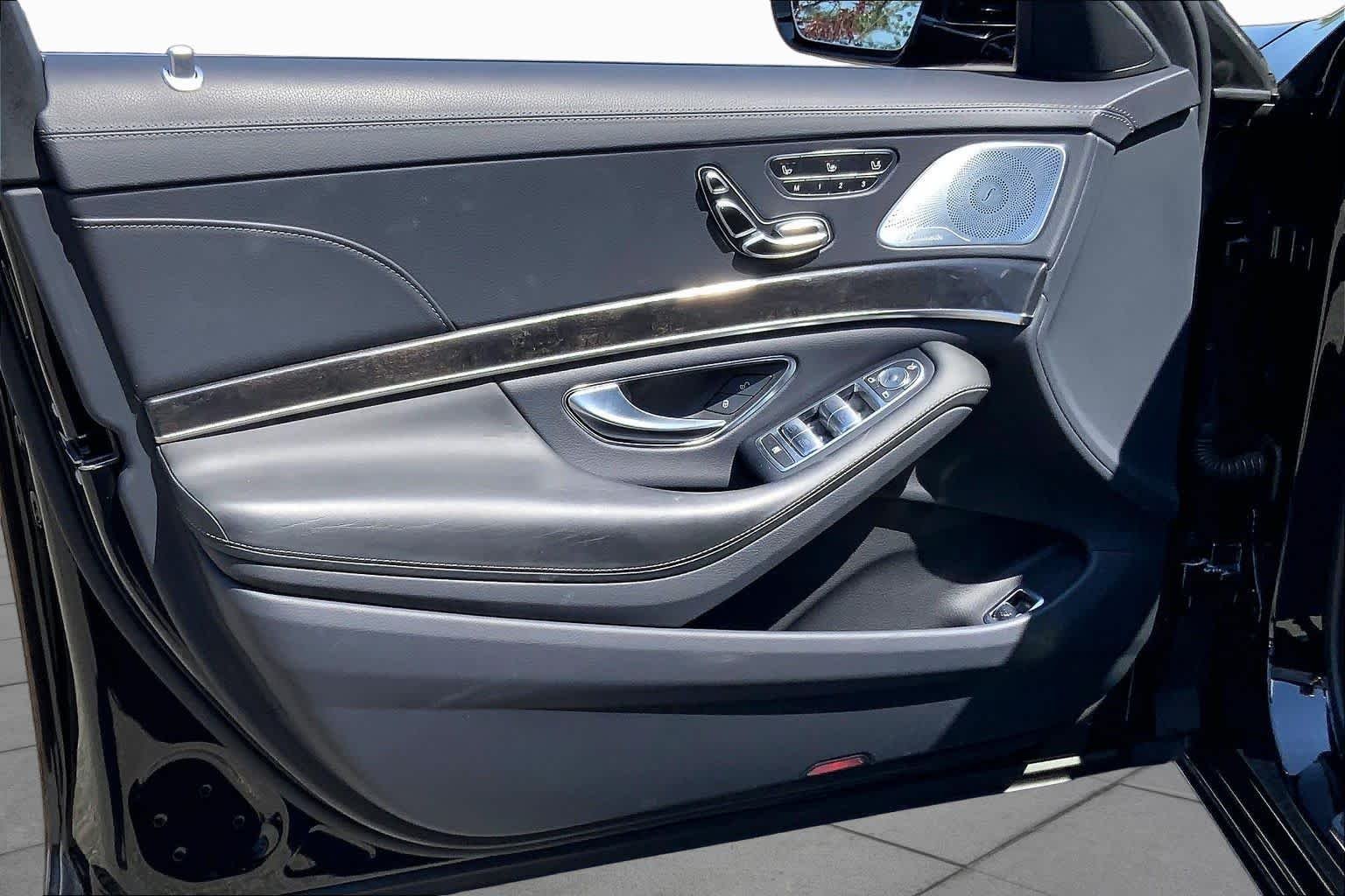 Used 2019 BLACK Mercedes-Benz S 560 image 21