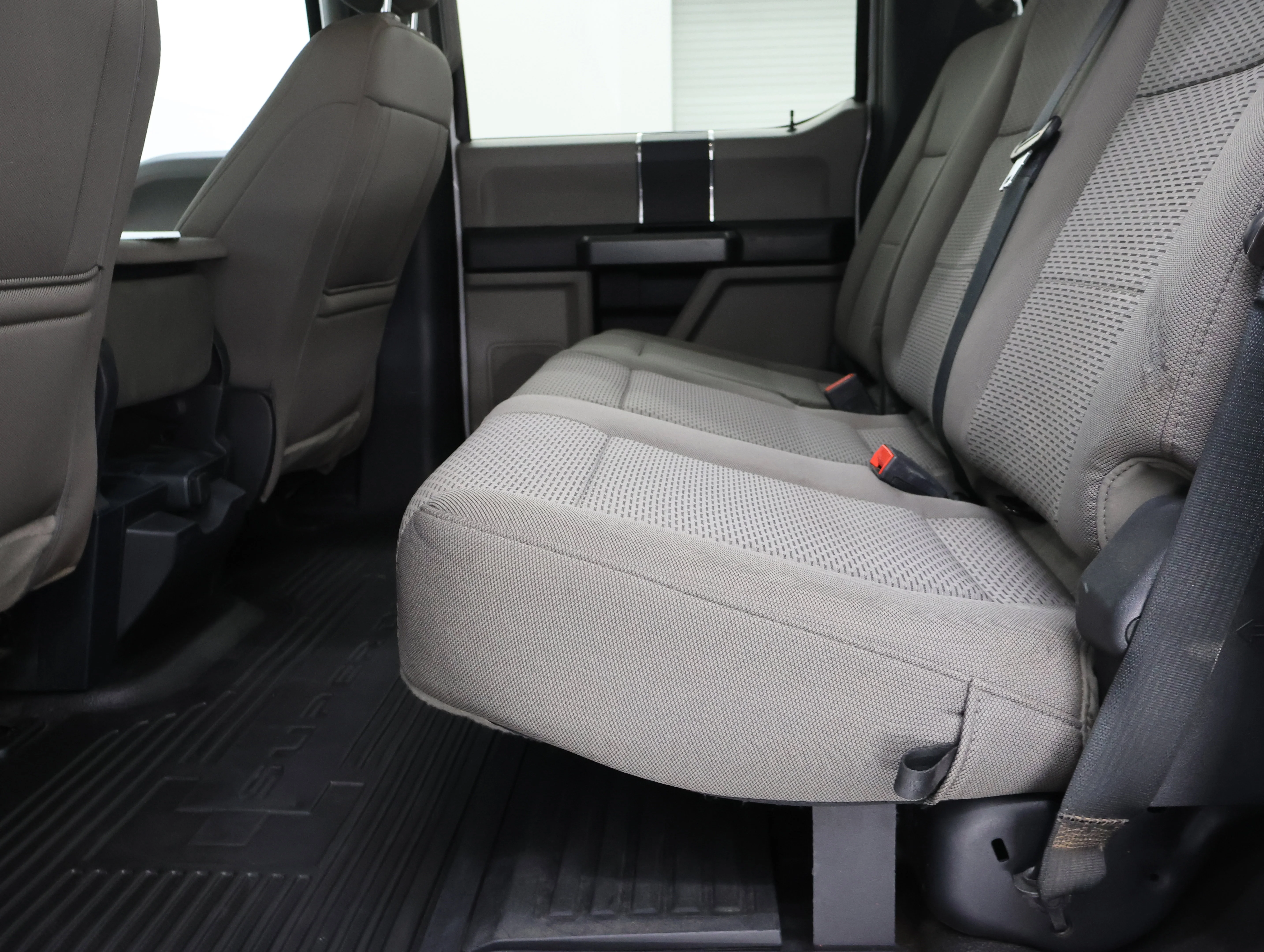 Used 2022 Oxford White Ford XLT image 33