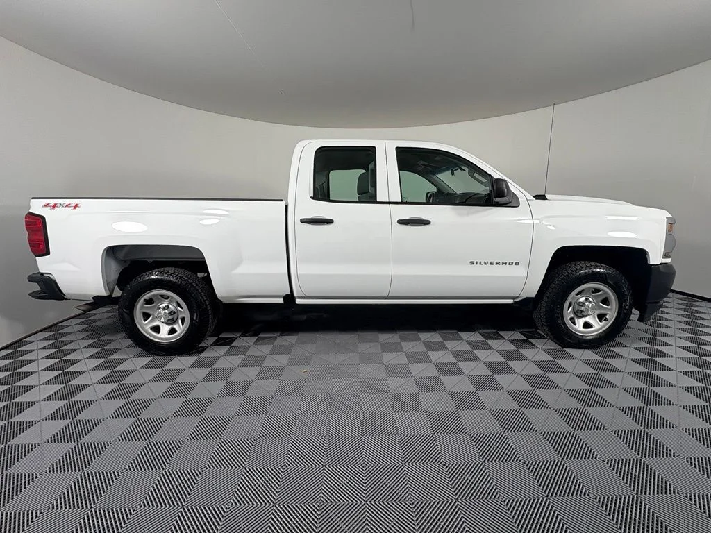 Used 2017 White Chevrolet WT image 7