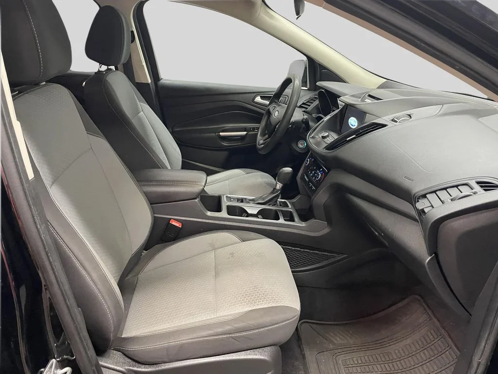Used 2017 Shadow Black Ford SE image 10