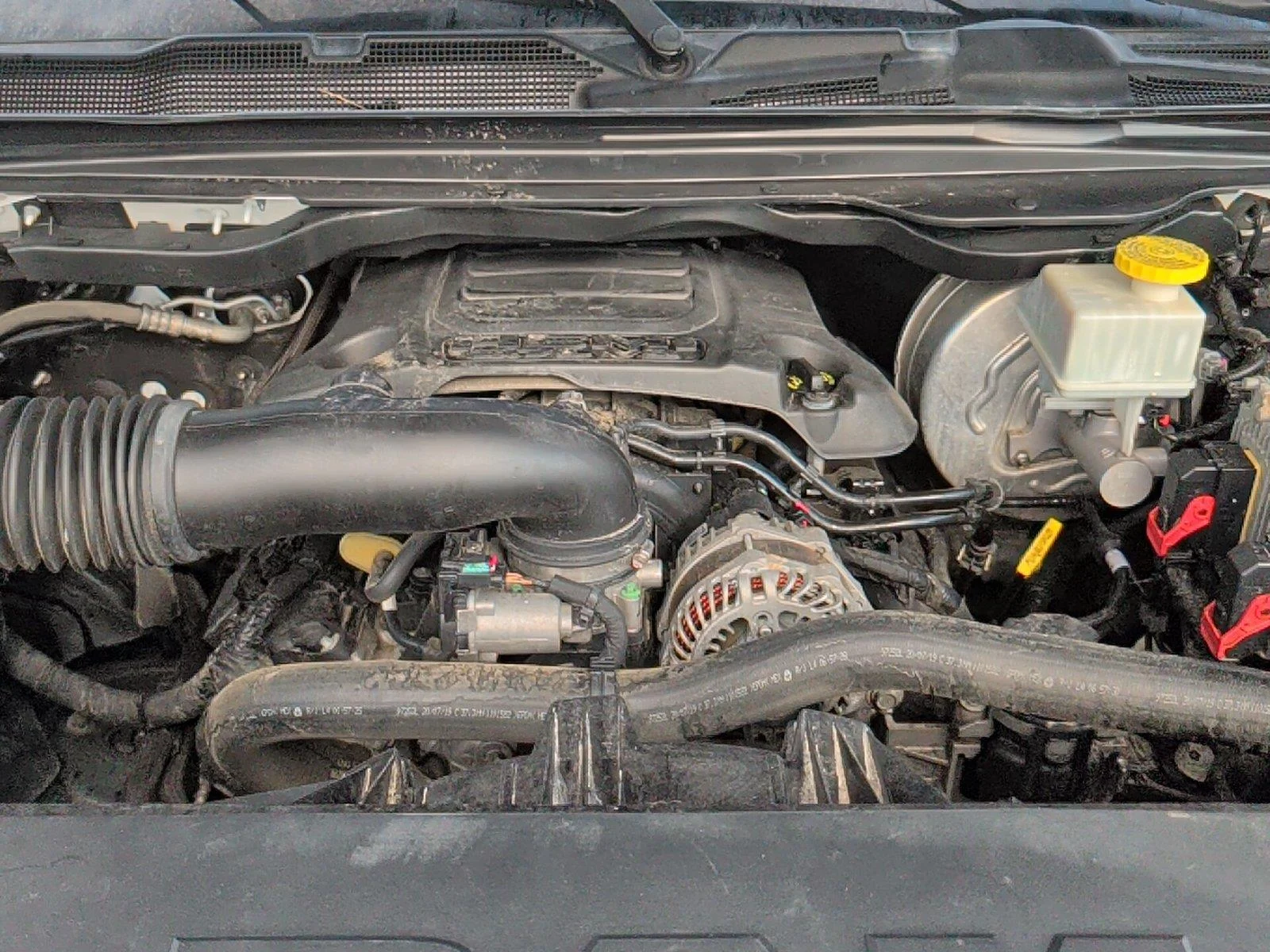 Used 2020 Bright White Clearcoat Ram Laramie image 35