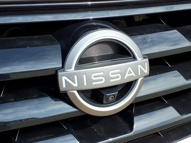 Used 2024 White Nissan Platinum 2WD image 23