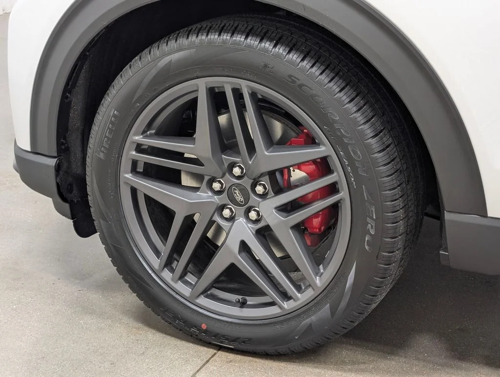 New 2026 Star White Metallic Tri-Coat Ford ST image 2