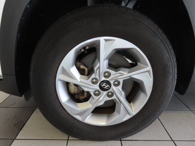 Used 2024 White Pearl Hyundai SEL image 15
