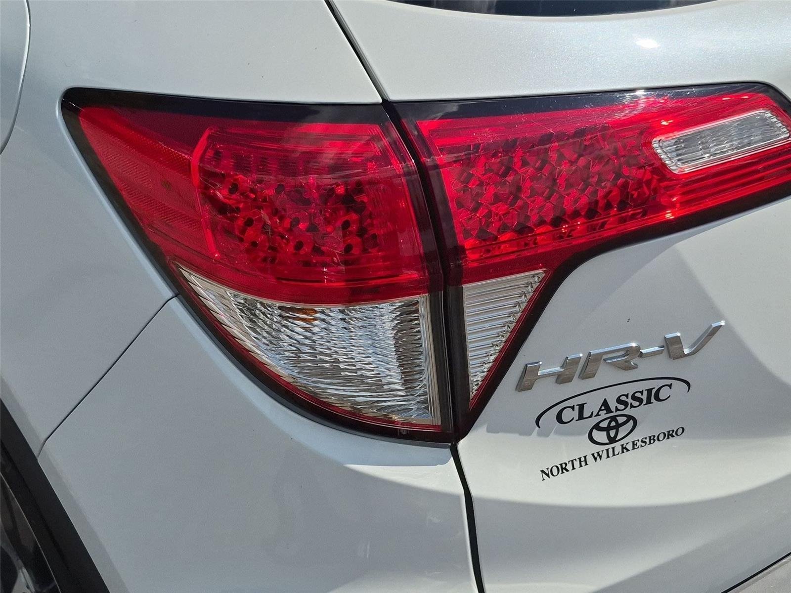 Used 2022 Platinum White Pearl Honda EX image 12
