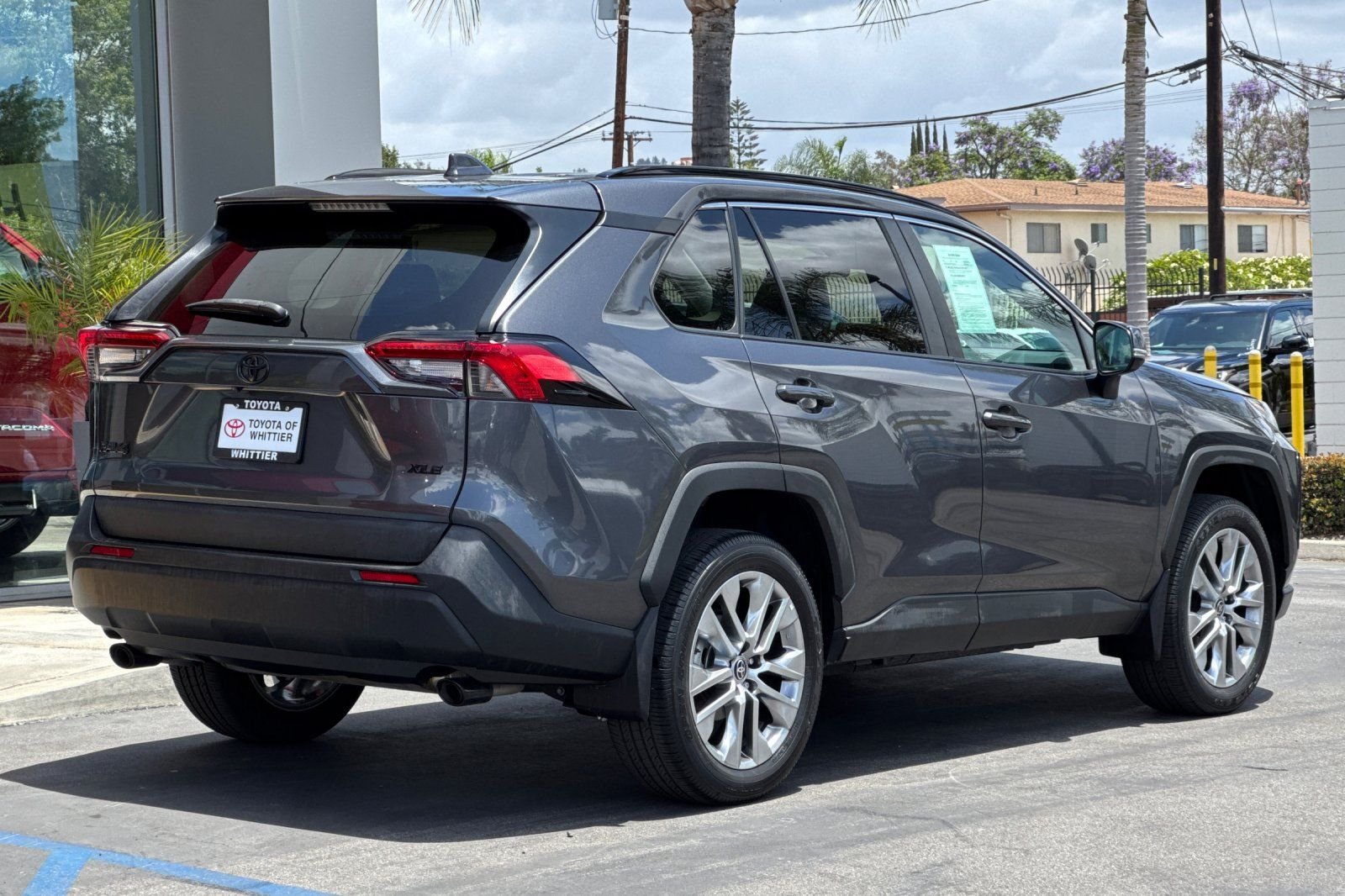 Used 2023 Gray Toyota XLE Premium image 5