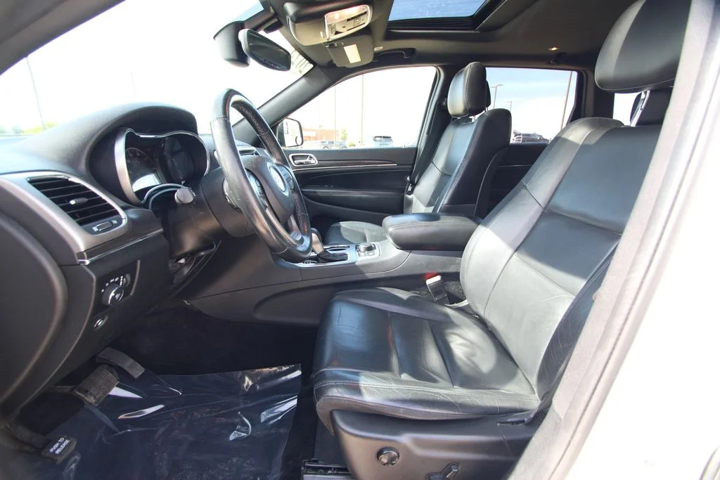 Used 2018 White Jeep Limited image 6