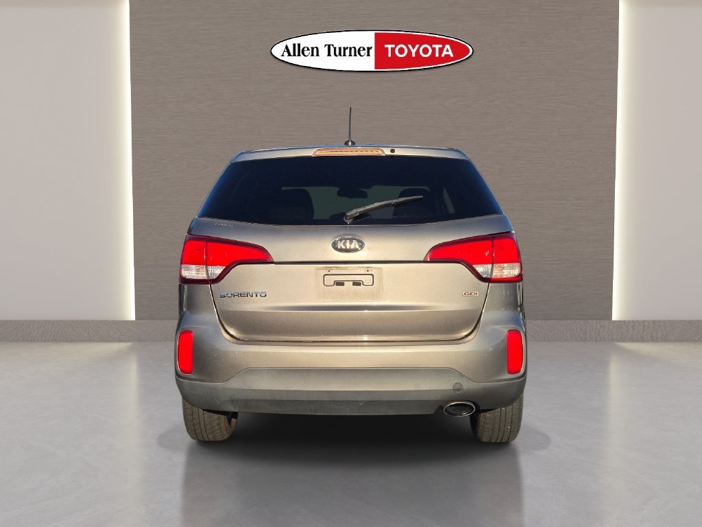 Used 2015 Silver Kia LX image 5