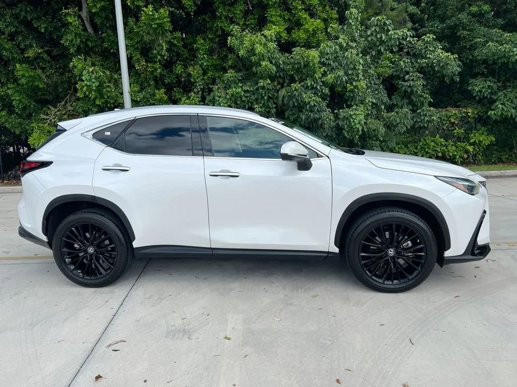 Used 2022 White Pearl Lexus 350 Luxury image 8