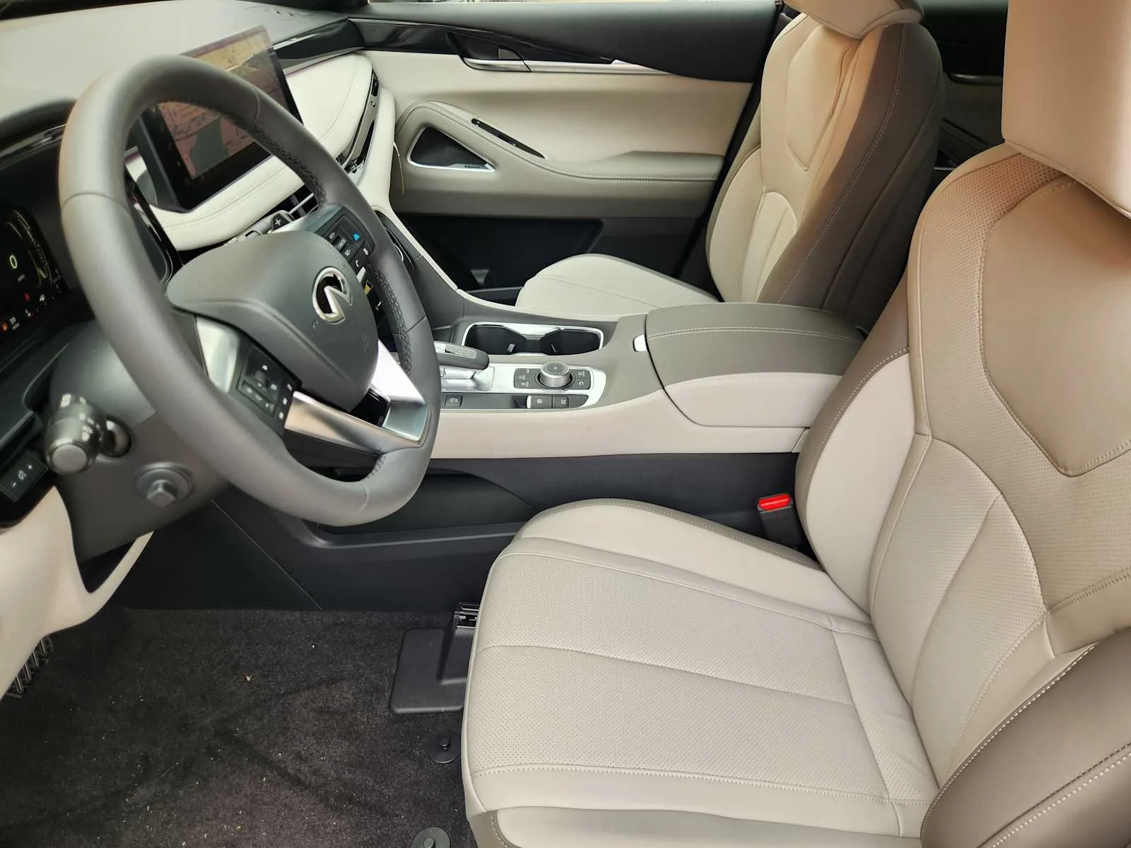 New 2027 Graphite Shadow INFINITI SPORT image 8
