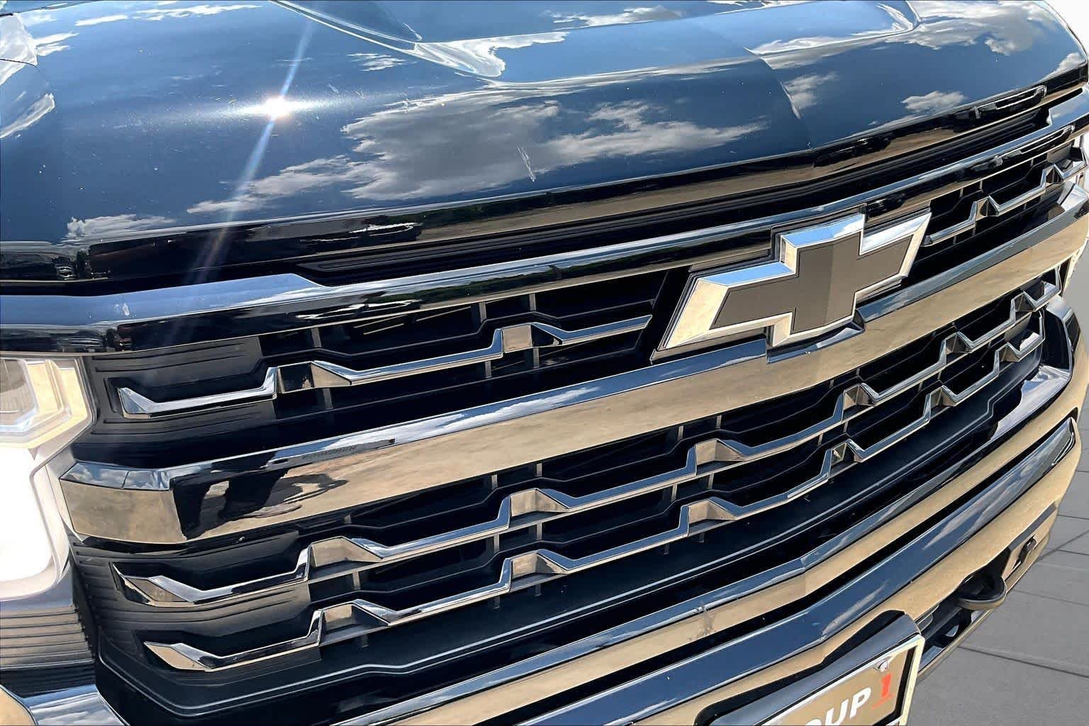 Used 2023 Black Chevrolet RST image 30