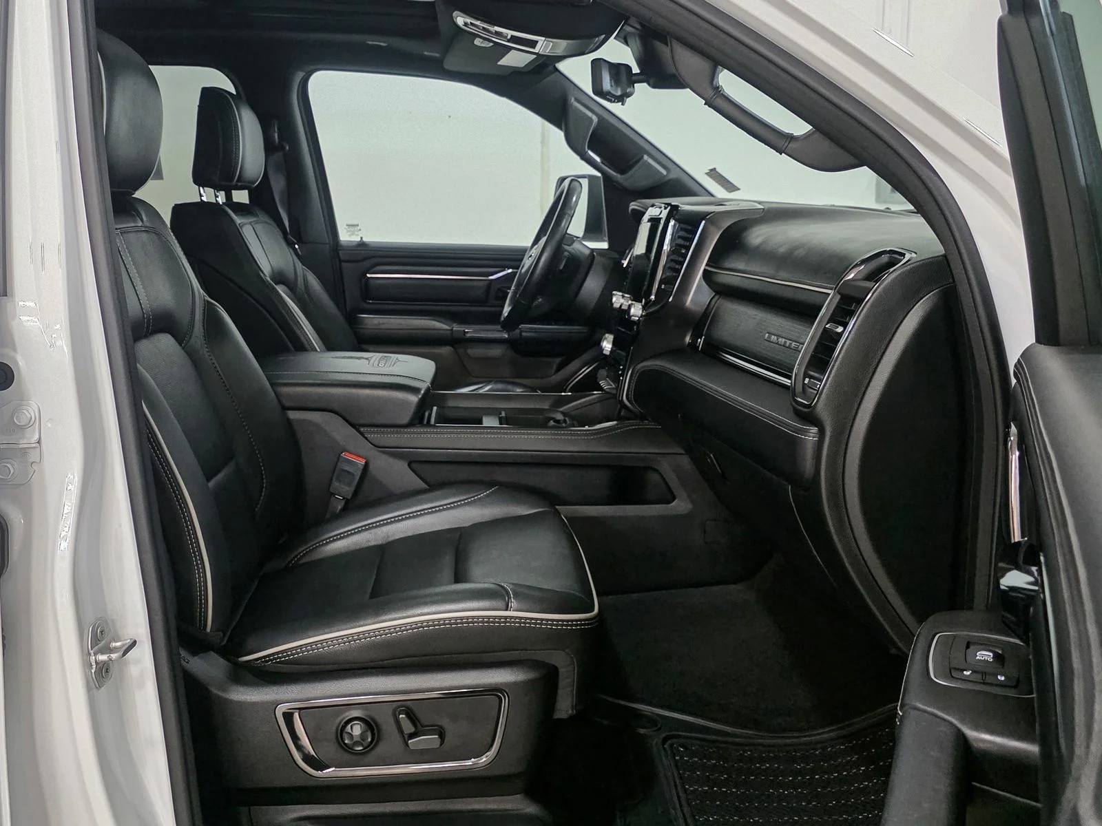 2023 RAM Ram 1500 Pickup Limited - Photo 21