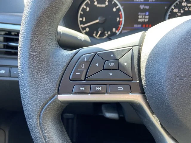 2025 Nissan Altima SV - Photo 17