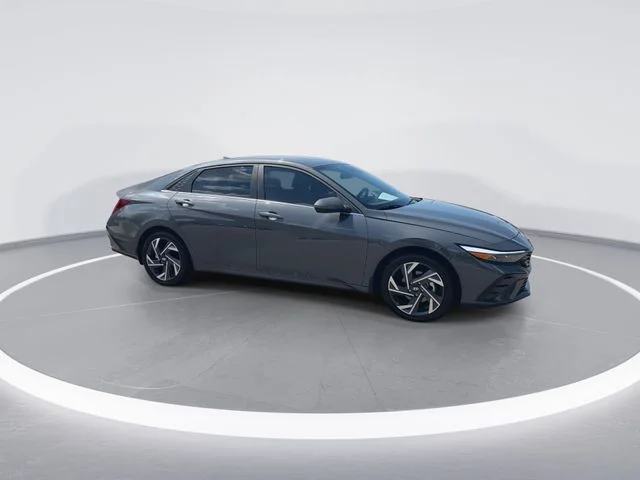 Used 2025 Gray Hyundai Limited image 2