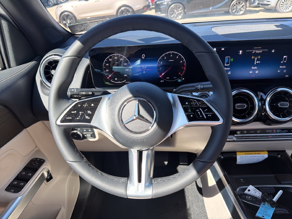 New 2026 Polar White Mercedes-Benz GLB 250 image 22
