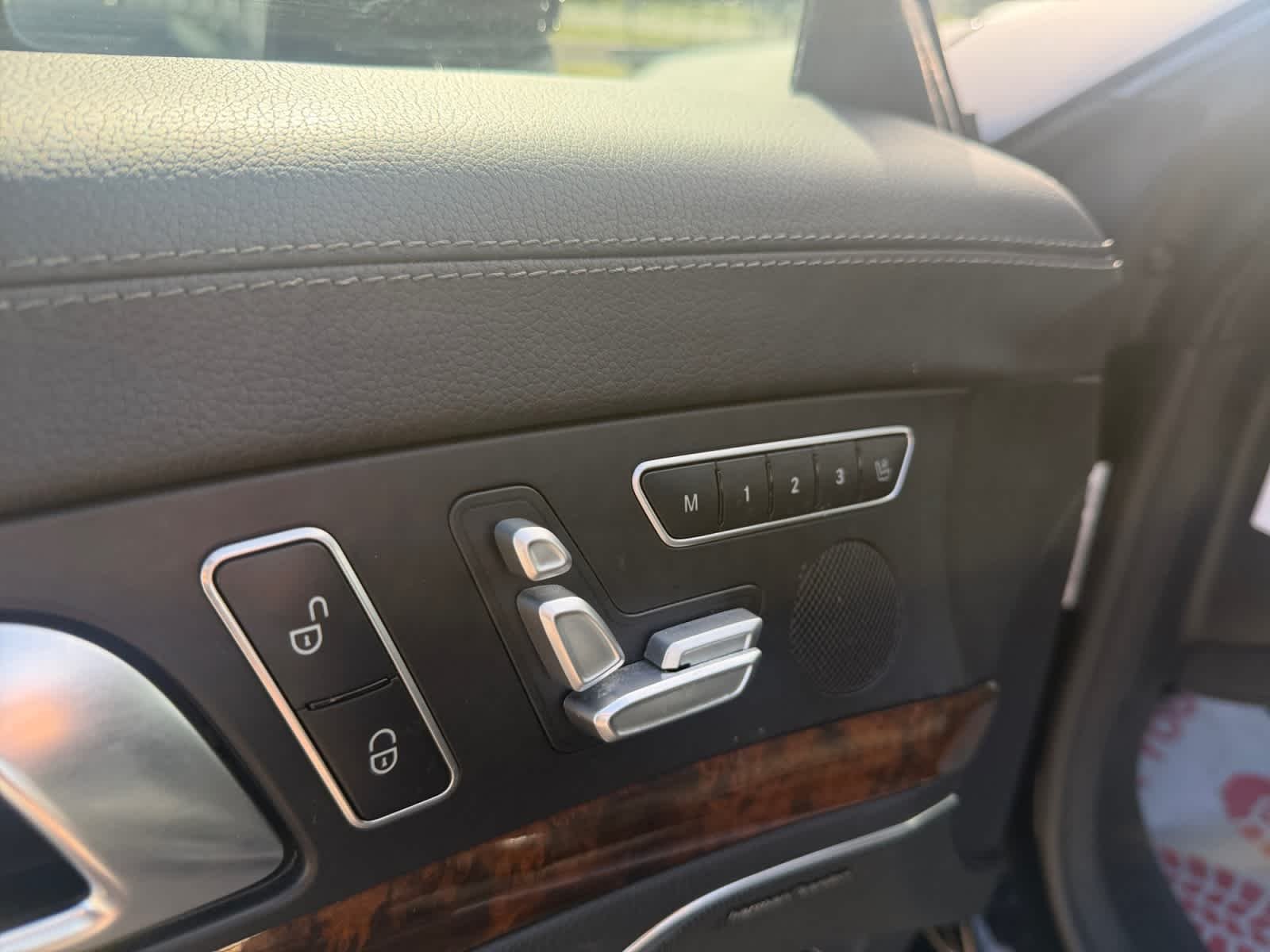 Used 2013 Obsidian Black Metallic Mercedes-Benz SL 550 image 39