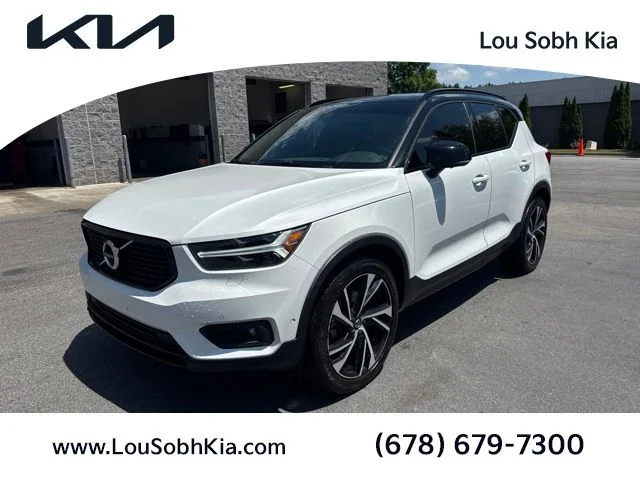 2020 Volvo XC40 T5 R-Design AWD's photo
