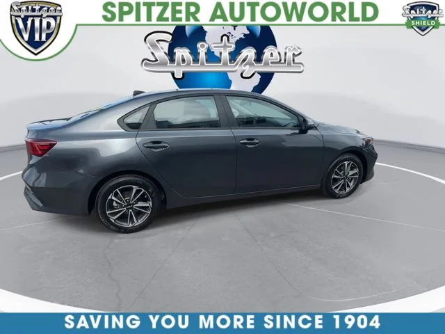 Used 2024 Gray Kia LXS image 9