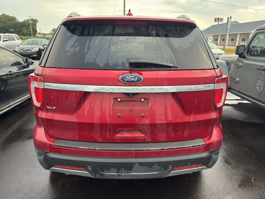 Used 2019 Ruby Red Metallic Tinted Clearcoat Ford XLT image 3