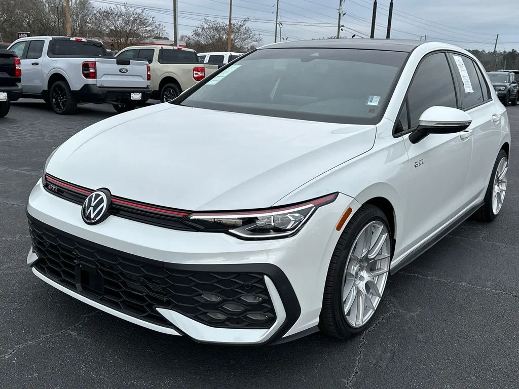 Used 2025 White Volkswagen 2.0T SE image 3