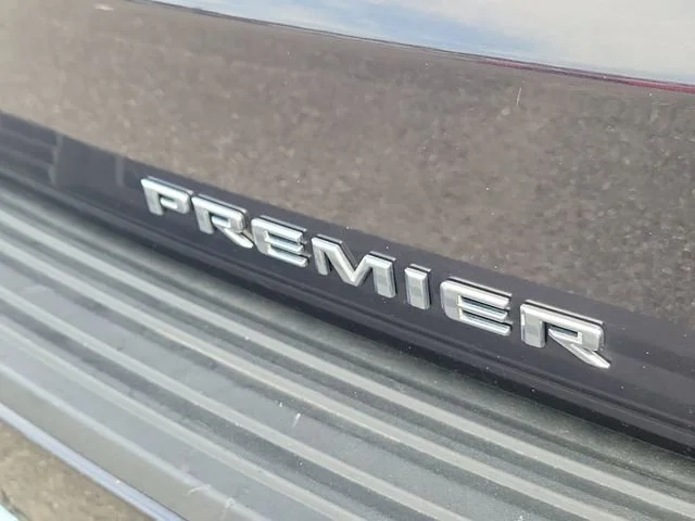 2025 Chevrolet Suburban Premier - Photo 8