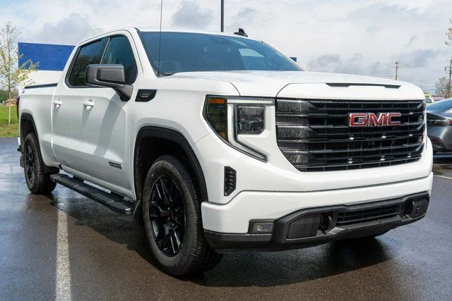 Used 2024 White GMC Elevation image 4