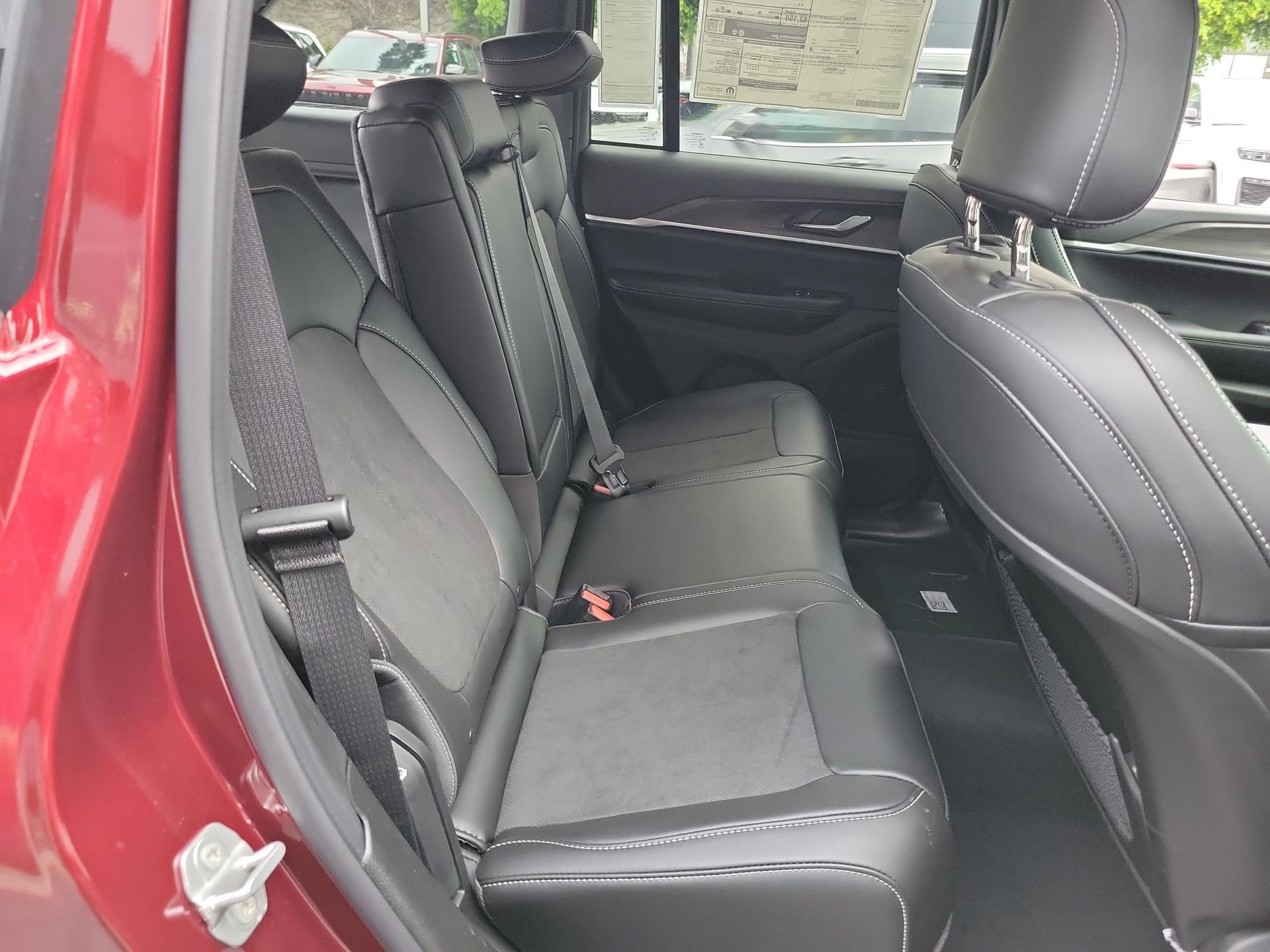 New 2026 Velvet Red Pearl-Coat Exterior Paint Jeep Altitude image 16