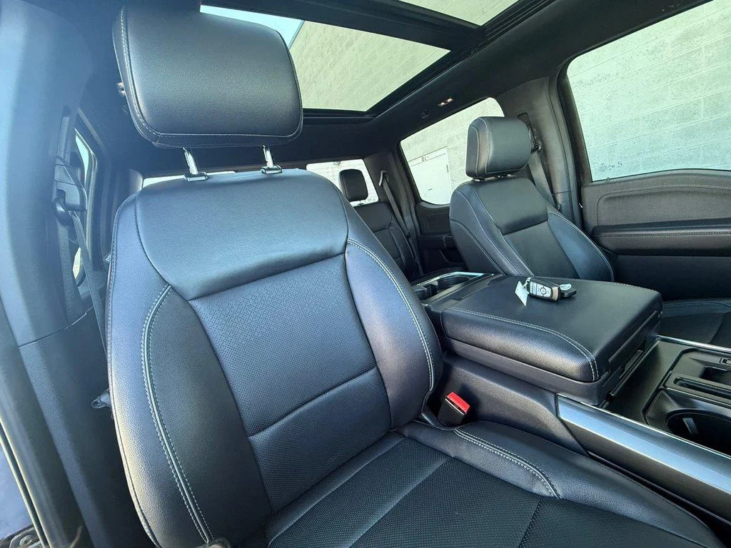 Used 2023 Agate Black Metallic Ford LARIAT 4WD SUPERCREW 5.5 BOX image 21