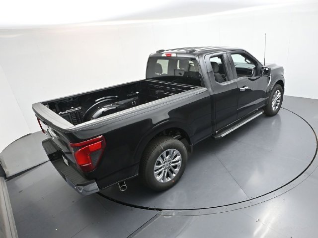 New 2026 Agate Black Metallic Ford XLT image 43