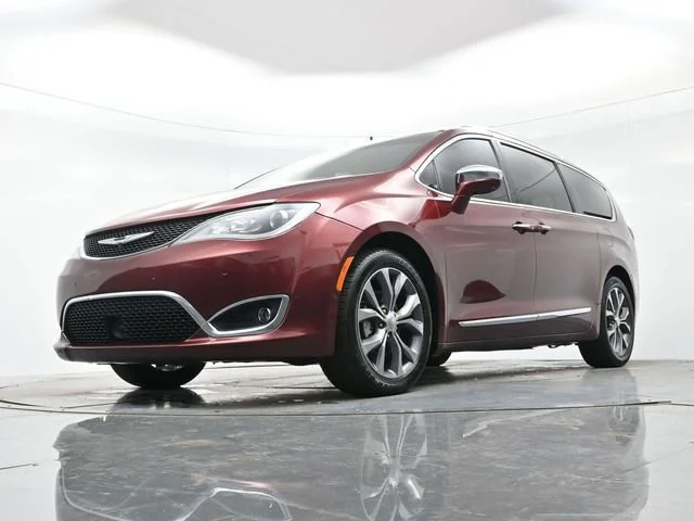 Used 2018 Velvet Red Pearlcoat Chrysler Limited image 24