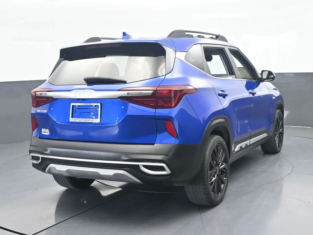 Used 2023 Neptune Blue Kia Nightfall image 5