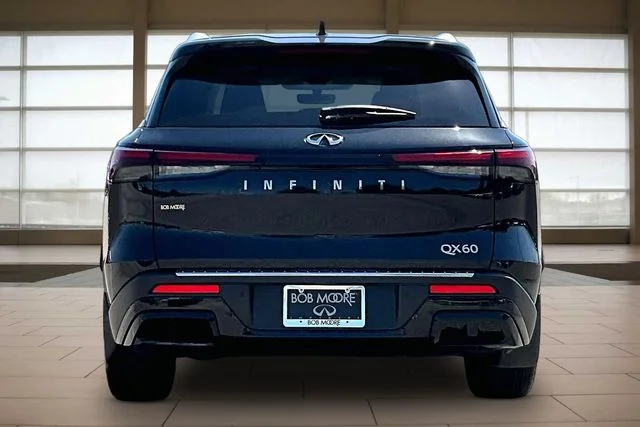 Used 2023 Black INFINITI LUXE image 4