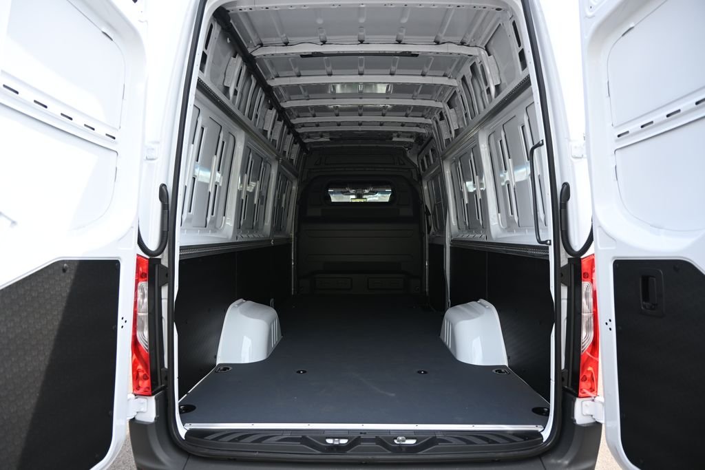 New 2026 Arctic White Mercedes-Benz Cargo 170 WB image 28