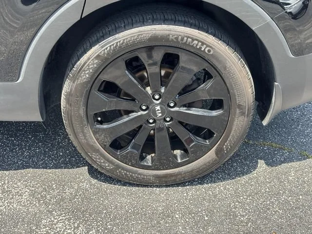 Used 2020 Black Kia S image 9