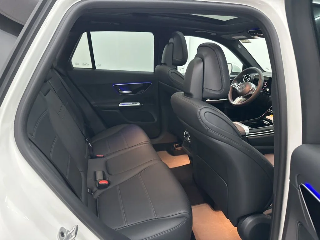 Used 2026 White Mercedes-Benz GLC 300 image 22