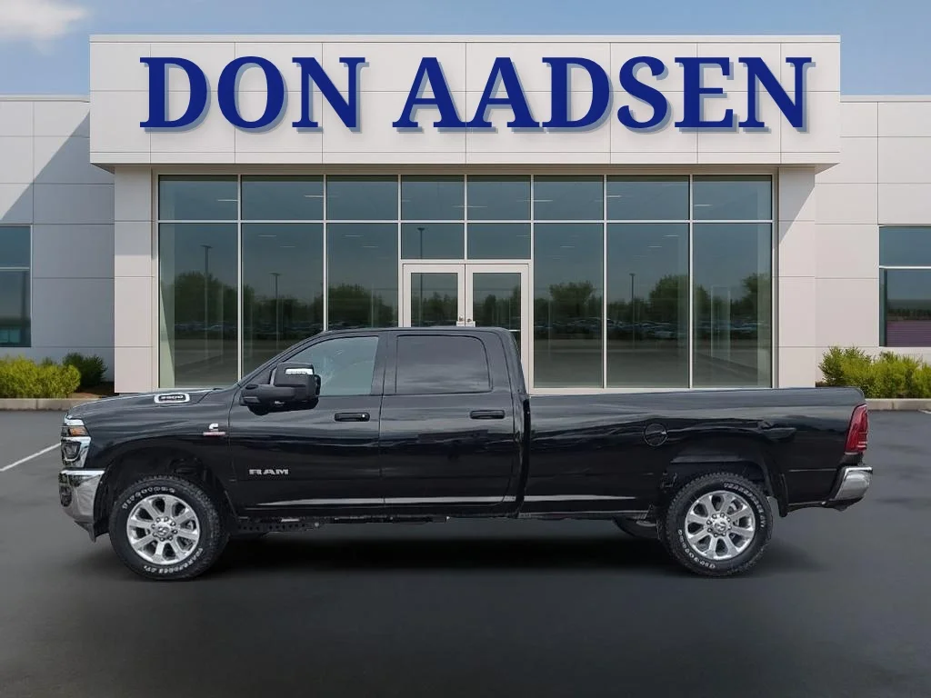 New 2026 Diamond Black Crystal Pearlcoat RAM Big Horn image 4