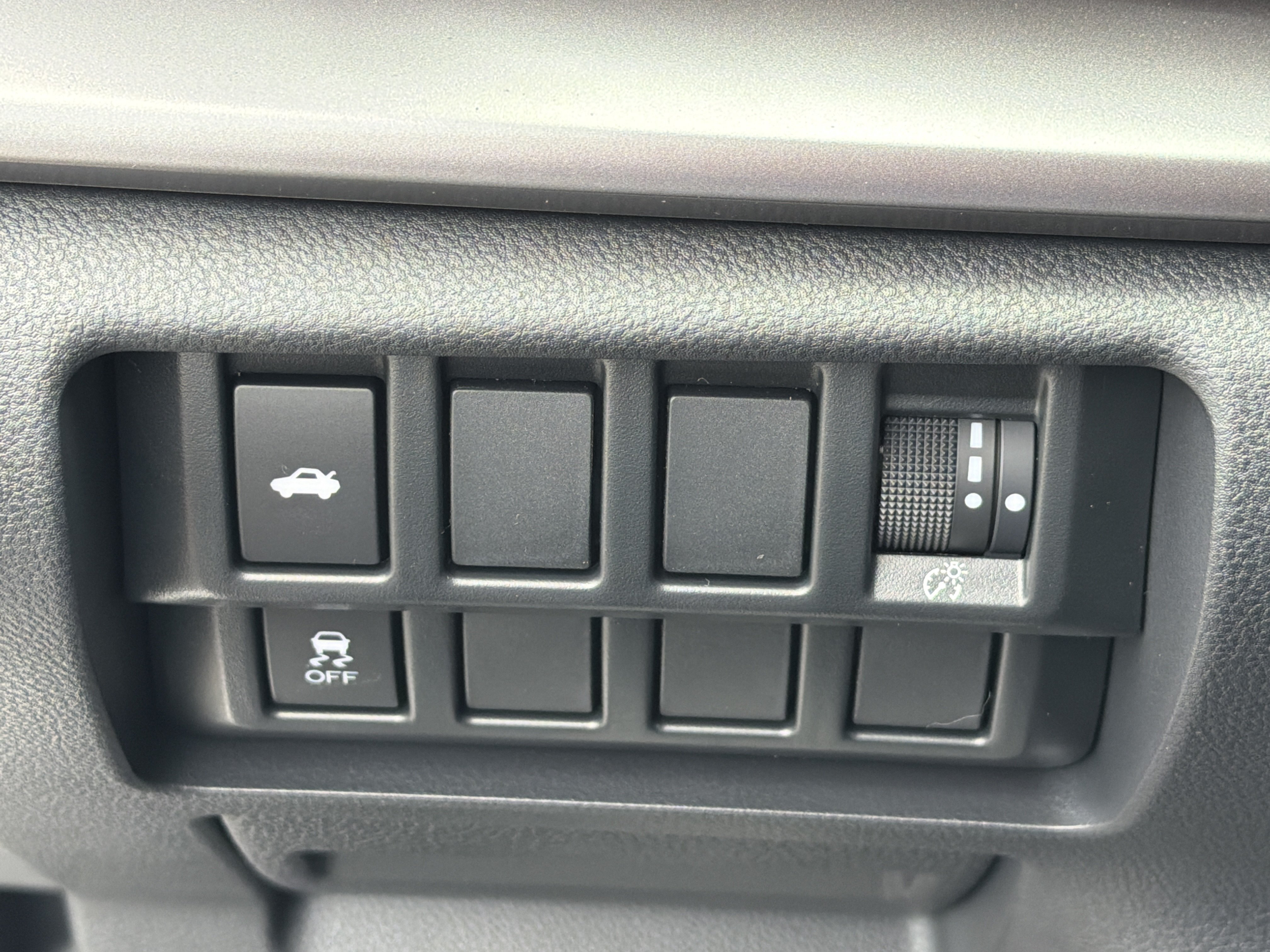 New 2026 CERAMIC WHITE Subaru Base image 30
