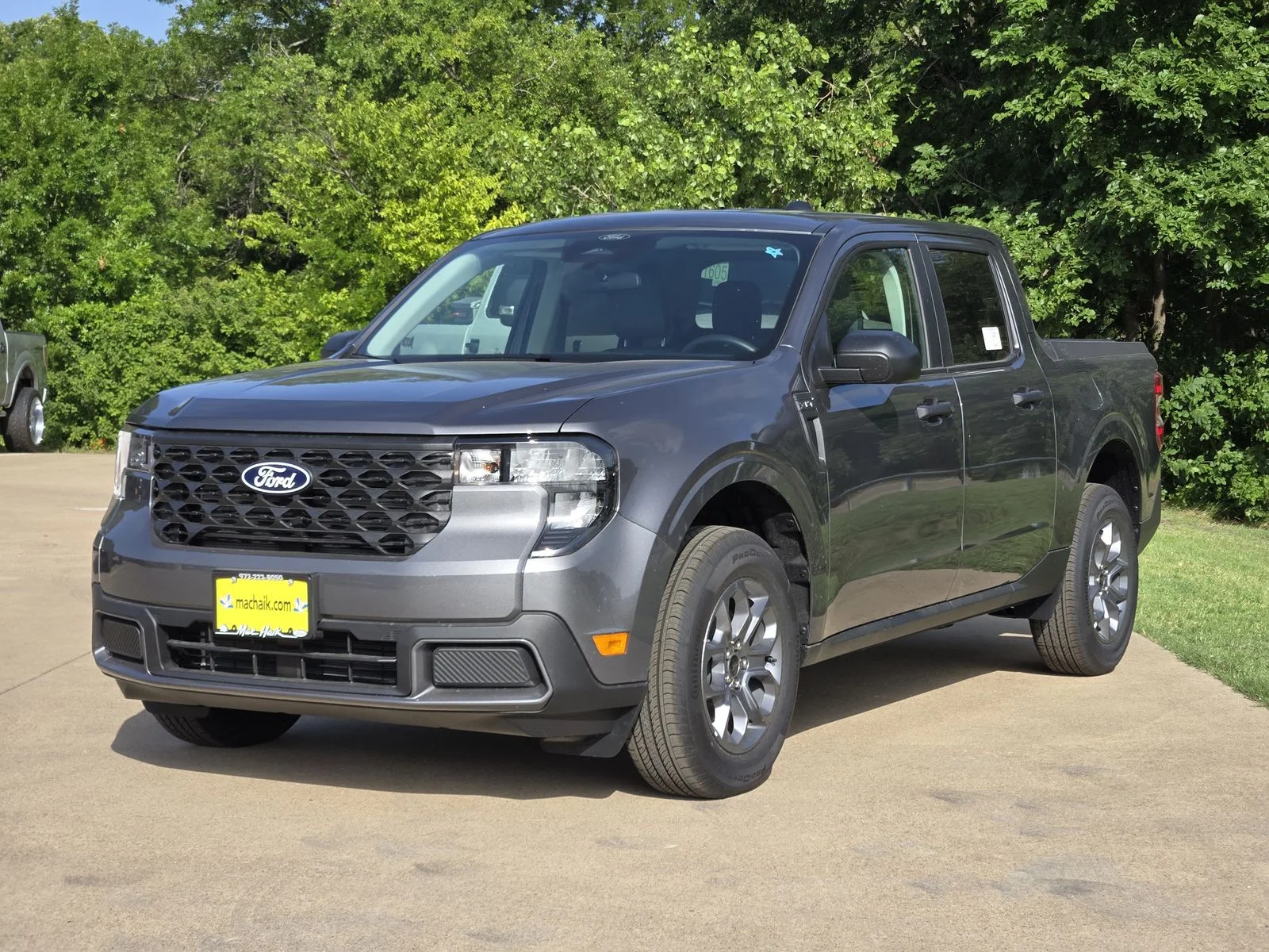 New 2026 Carbonized Gray Metallic Ford XLT image 2