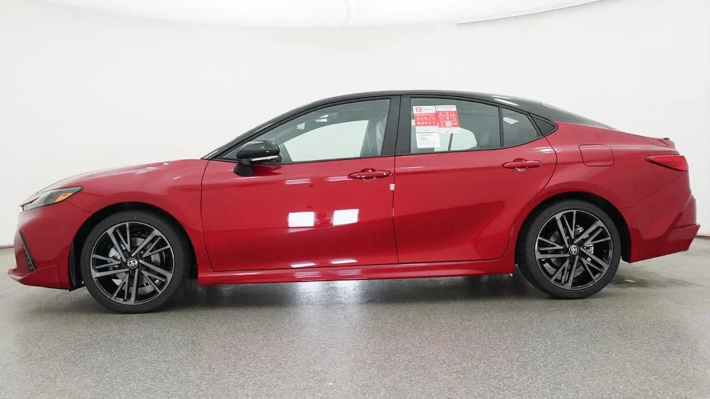 New 2026 Supersonic Red with Midnight Black Metallic roof Toyota XSE image 2