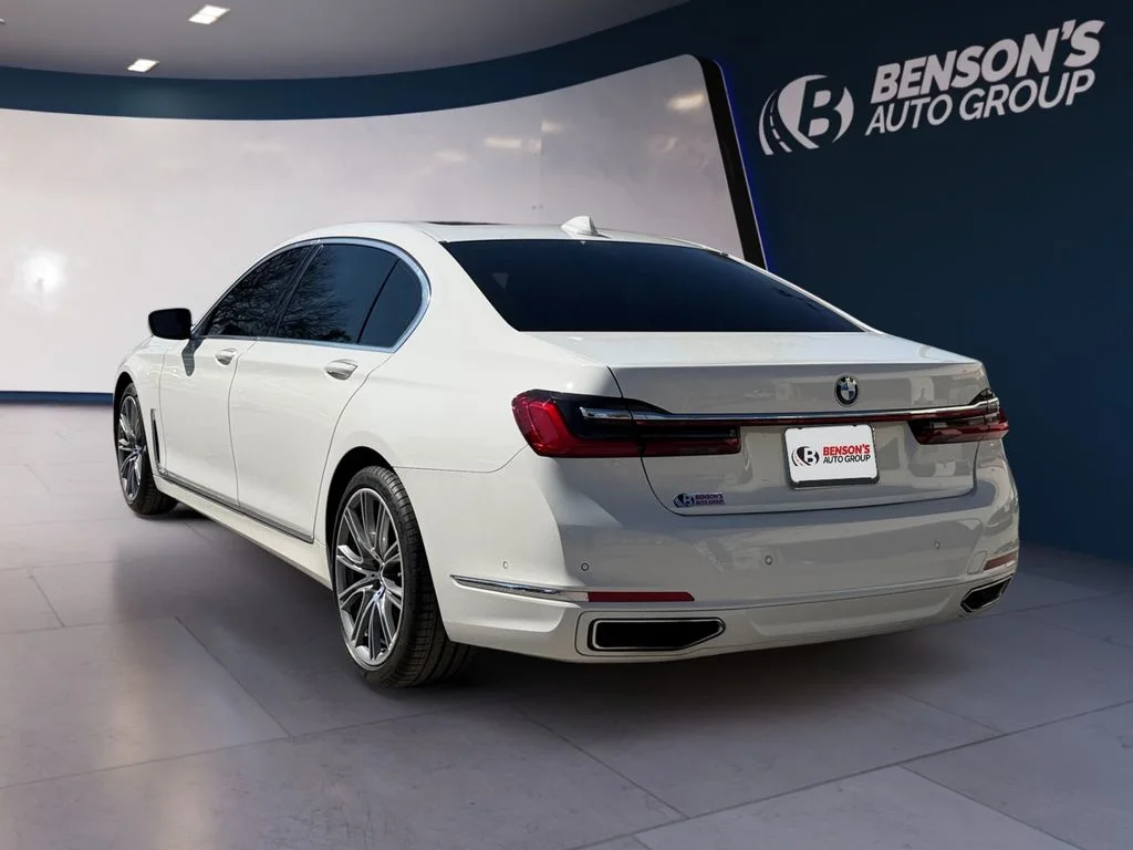 Used 2022 White BMW 740i image 3