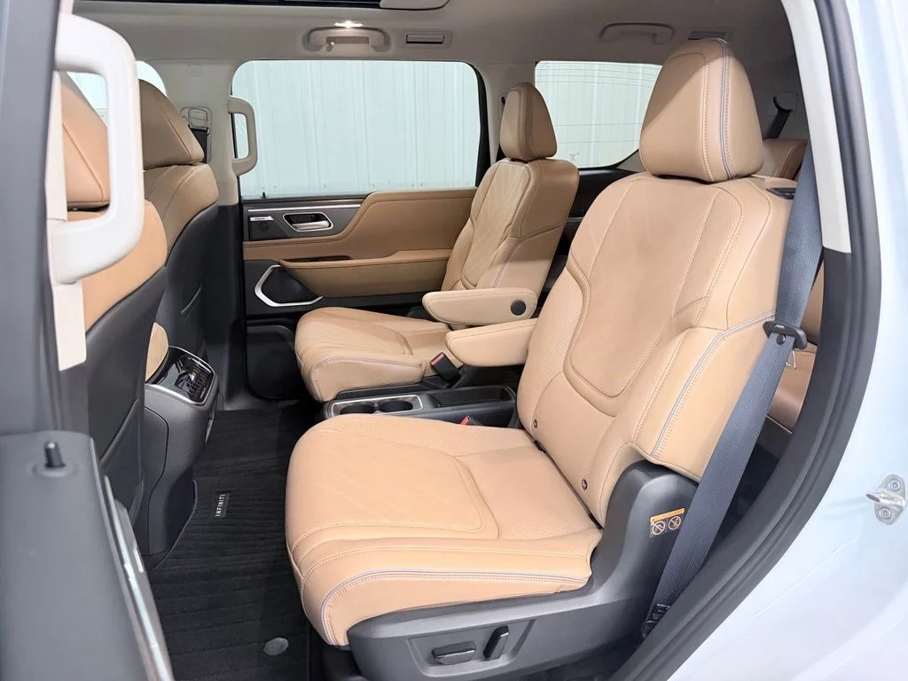 New 2027 RADIANT WHITE INFINITI Luxe 2WD image 36
