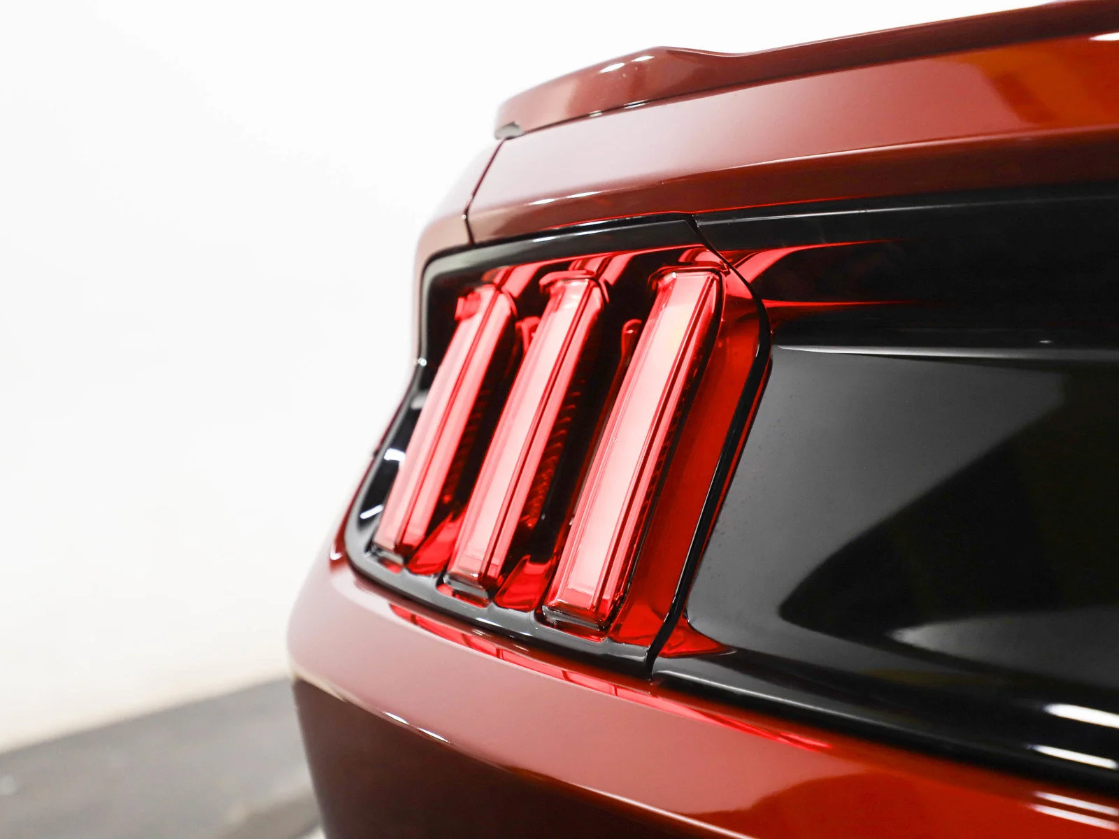 Used 2015 Red Ford 2dr Fastback GT image 16