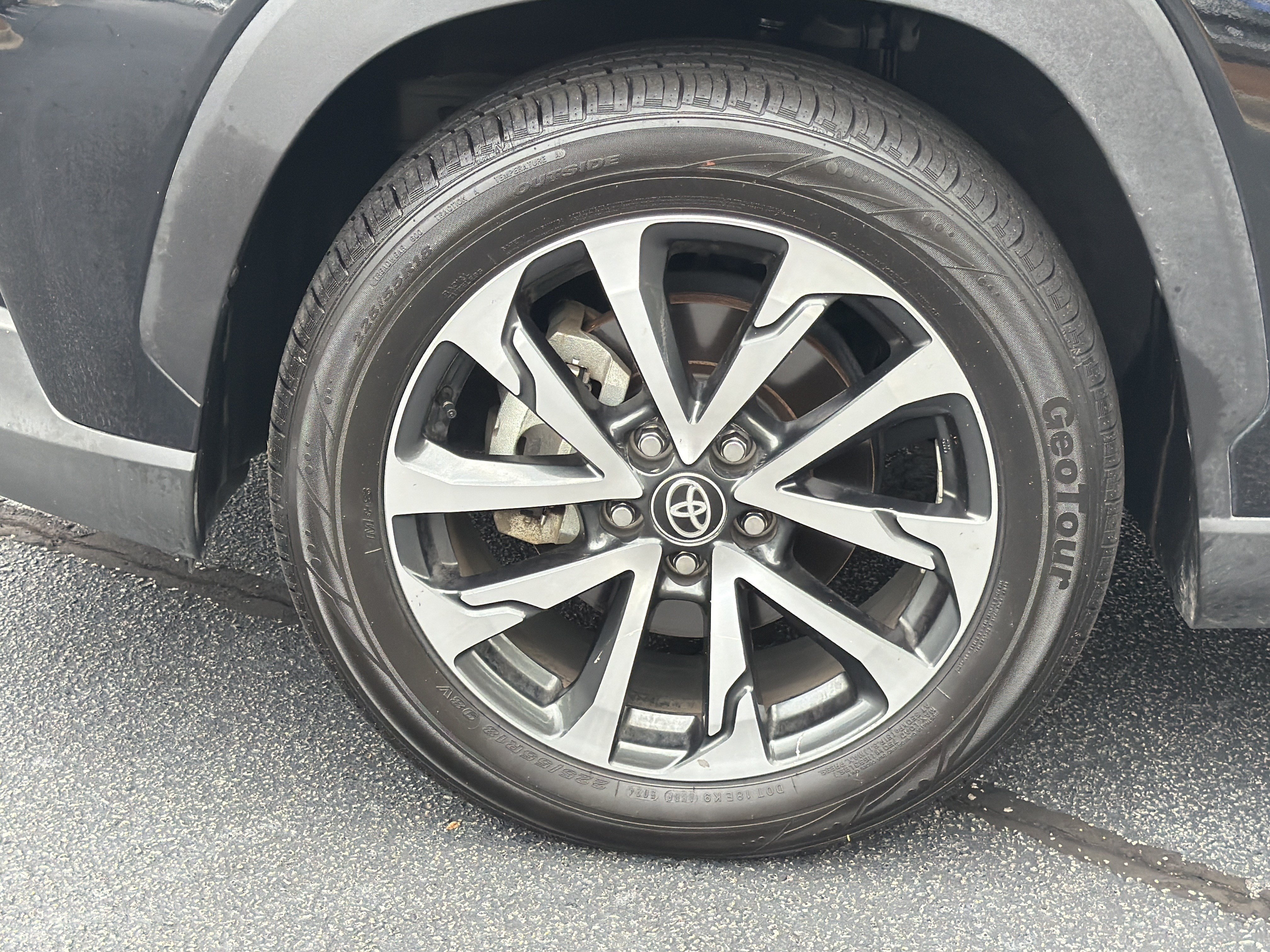 Used 2024 Jet Black Toyota XLE image 31
