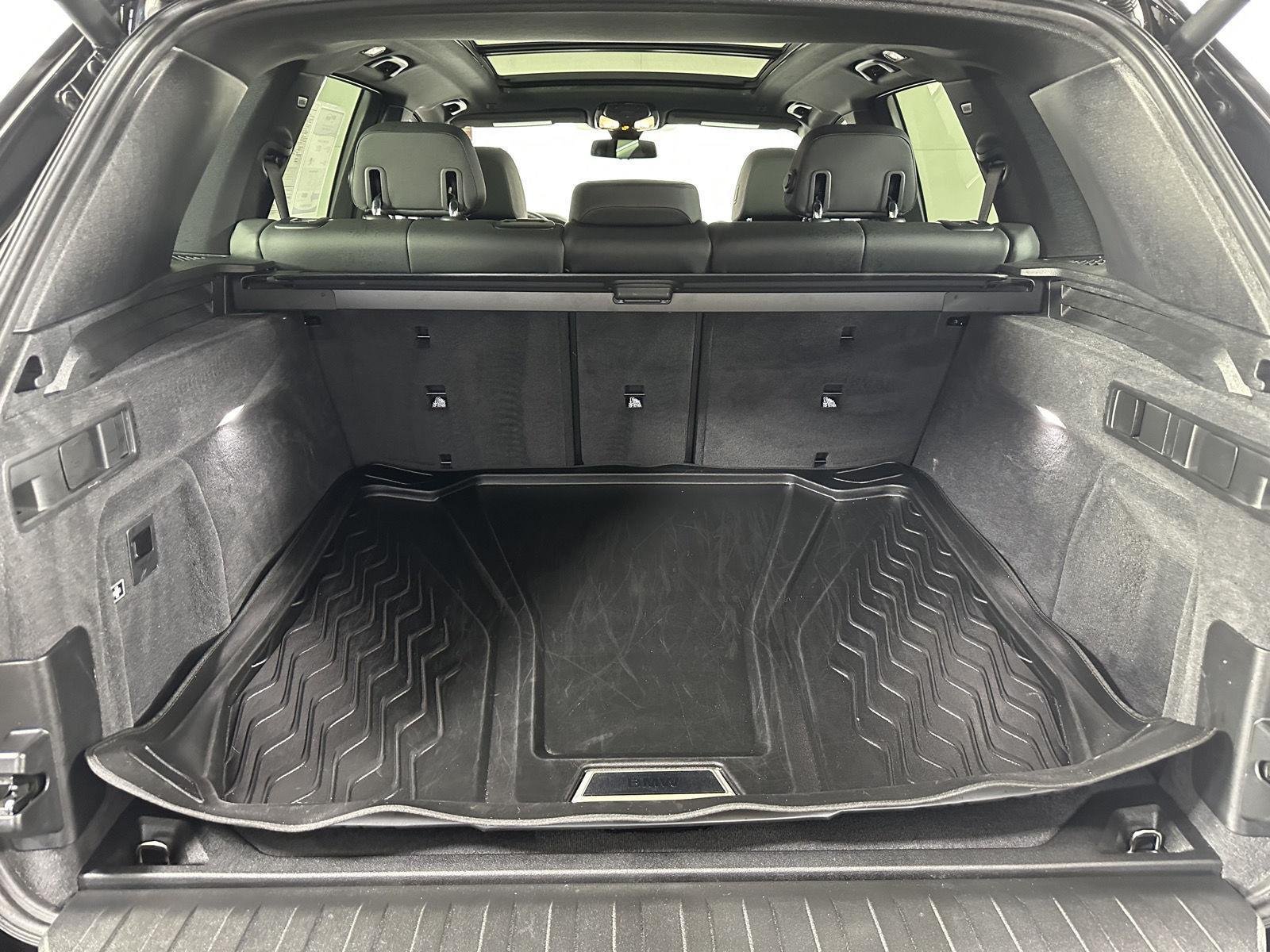 Used 2020 Jet Black BMW xDrive40i image 18