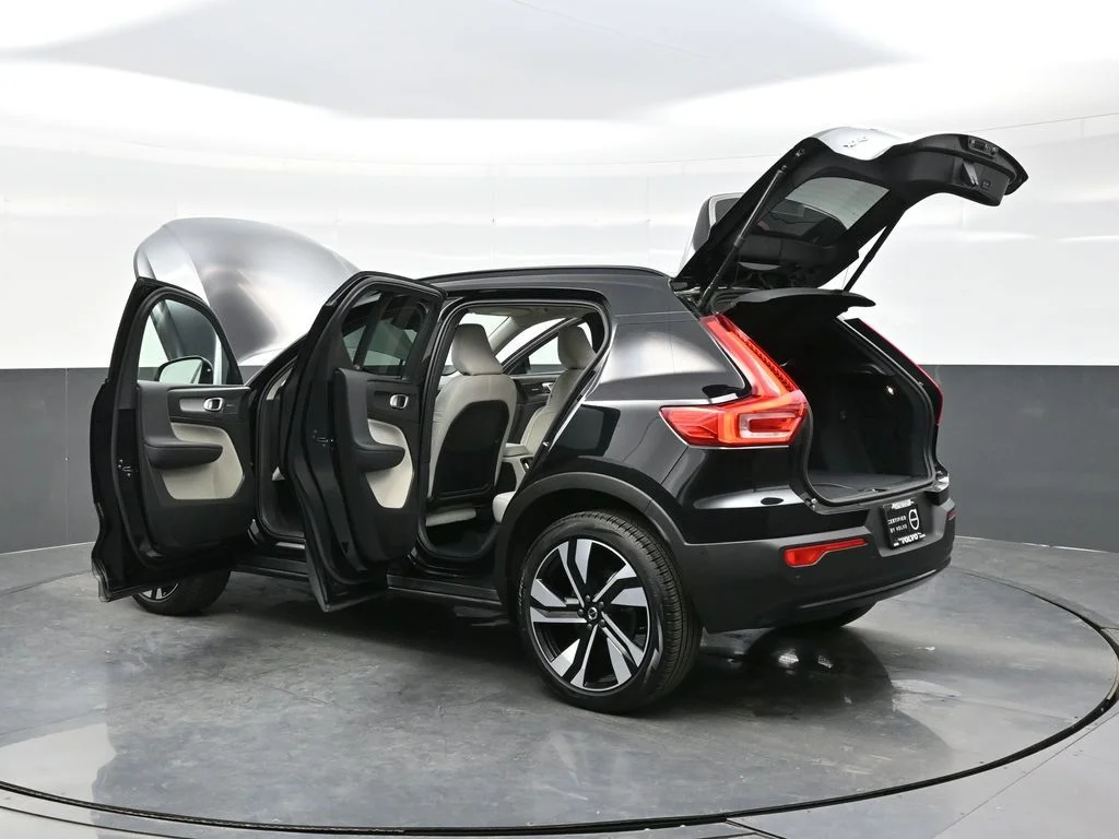 Certified Used 2025 Onyx Black Volvo Ultra image 45