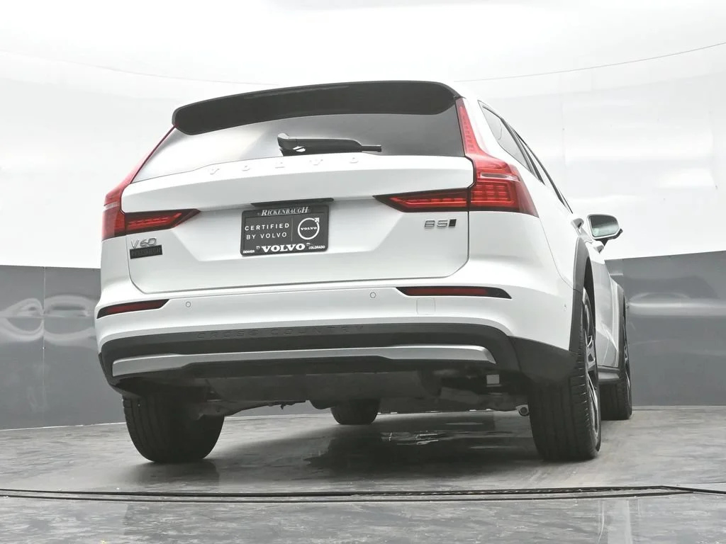Certified Used 2026 Crystal White Volvo Plus image 24
