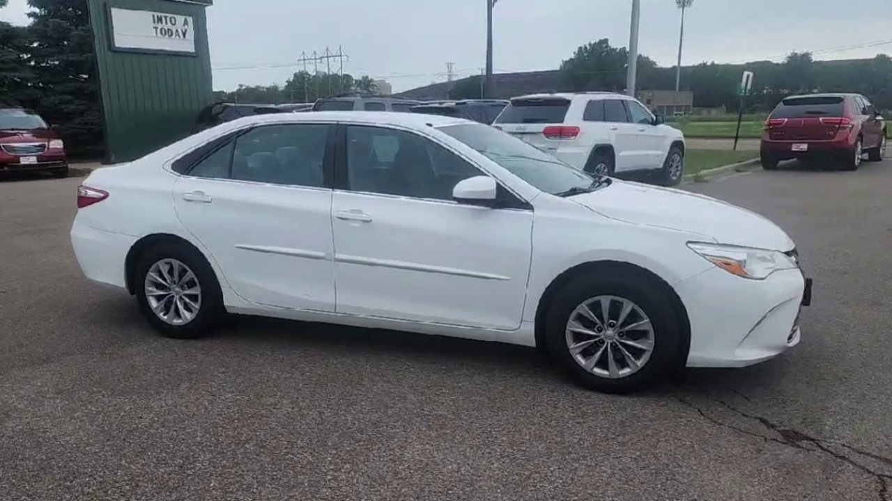 2016 Toyota Camry XSE photo 4