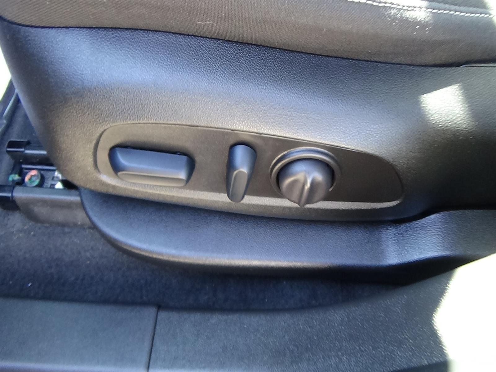 Used 2025 Black (gba) Chevrolet LT image 17
