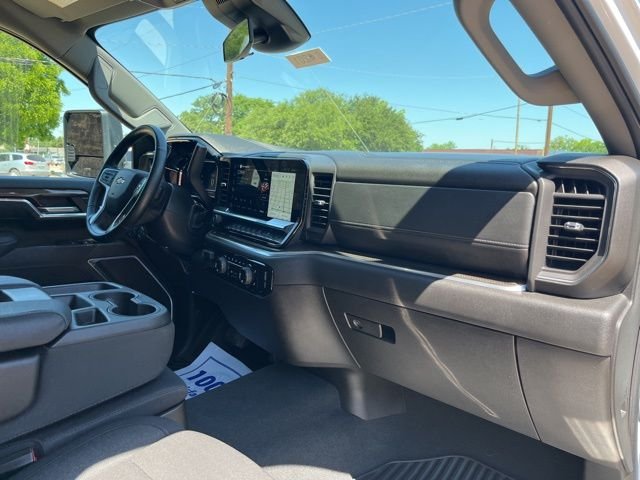 Used 2025 White Chevrolet LT image 22
