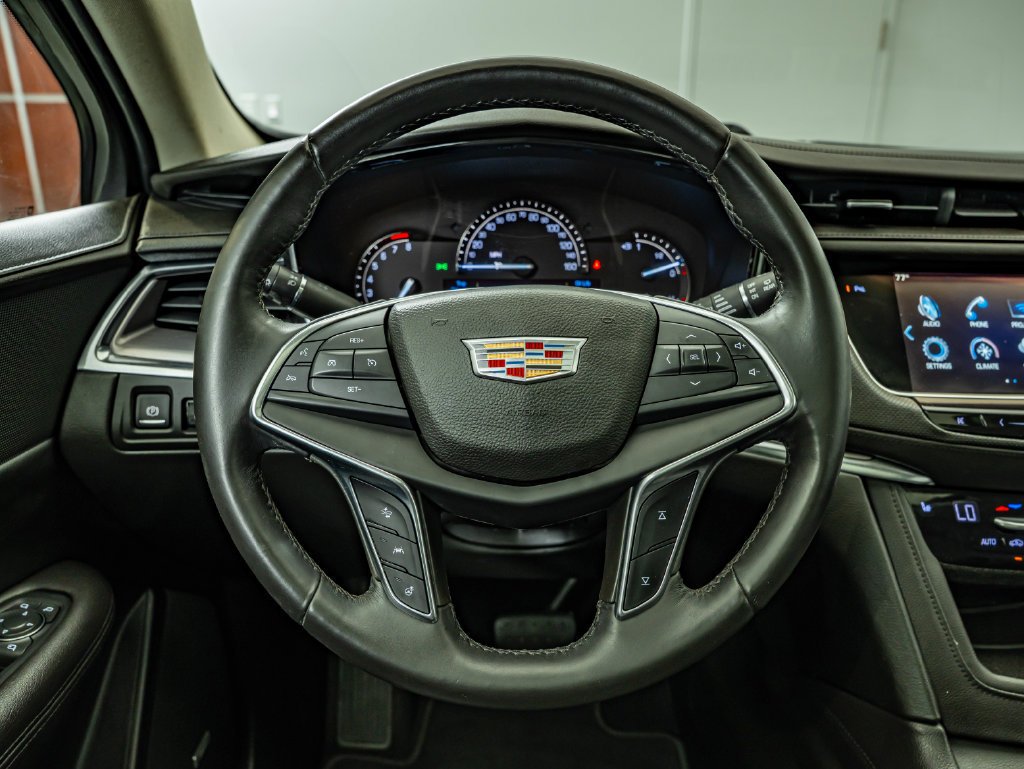 Used 2017 Silver Coast Metallic Cadillac Luxury image 23